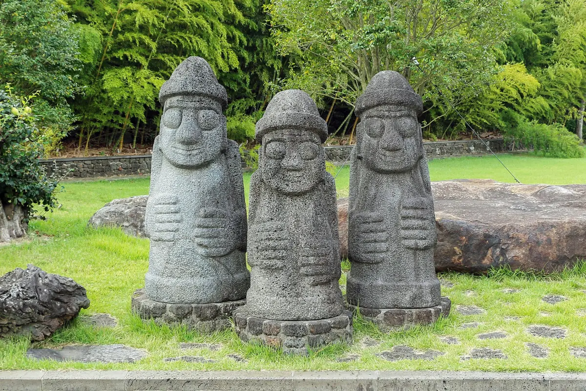 Dol hareubang stone statues