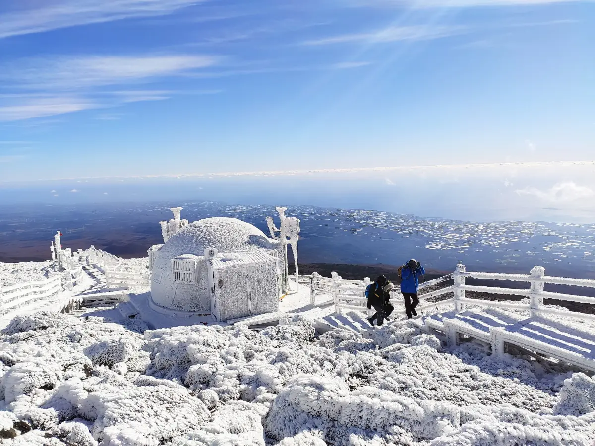 Hallasan summit area in winter