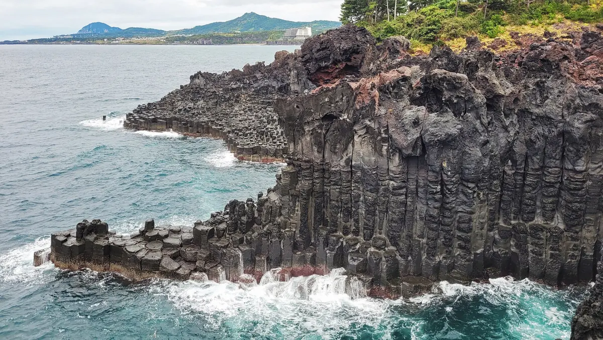 Columnar joints at Jusangjeolli